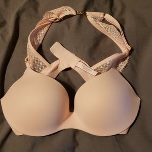 32B Victoria's secret incredible bra